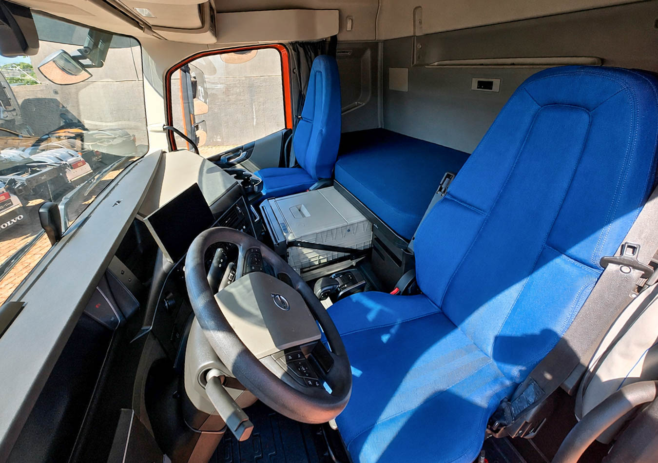 VOLVO FH 460 2024 | 6X2 | Laranja - Imagem 15