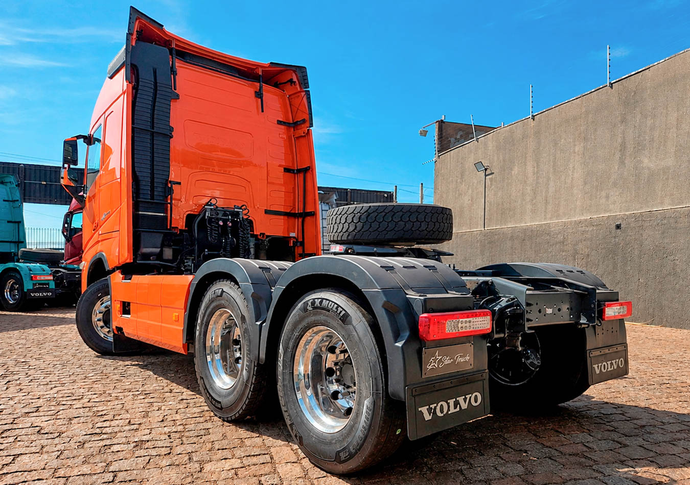 VOLVO FH 460 2024 | 6X2 | Laranja - Imagem 6
