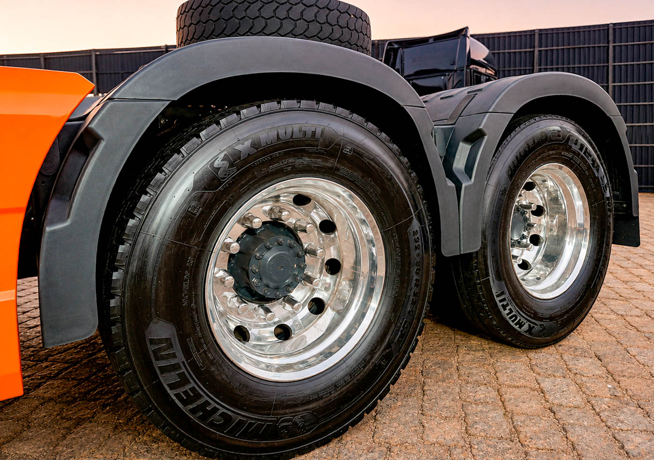 VOLVO FH 460 2024 | 6X2 | Laranja - Imagem 19