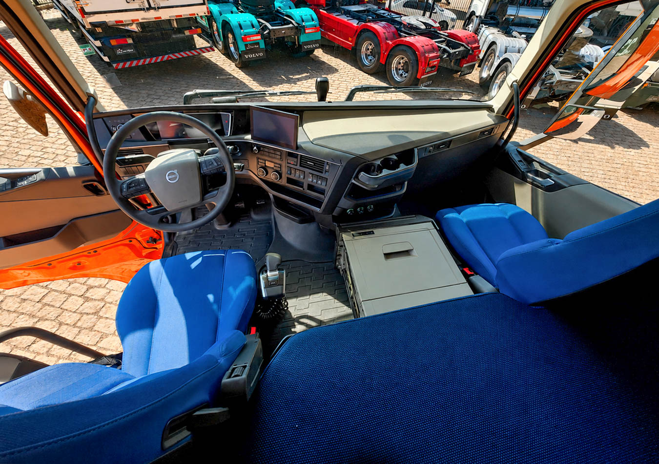 VOLVO FH 460 2024 | 6X2 | Laranja - Imagem 14