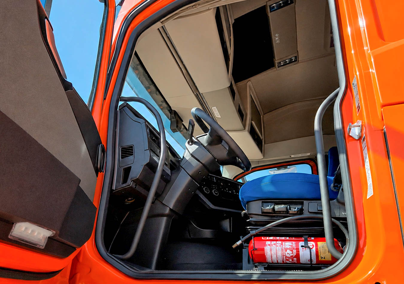 VOLVO FH 460 2024 | 6X2 | Laranja - Imagem 12